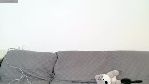 vanessaadol online show from May 13, 9:28 am