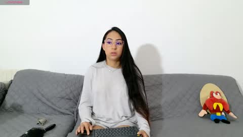 vanessaadol online show from May 16, 8:55 am