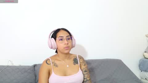 vanessaadol online show from July 1, 10:50 am