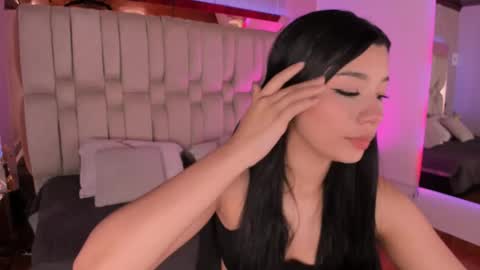 Snapshot of vanessaduval chatting on October 21, 4:13 am vanessaduval online show from October 21, 4:13 am