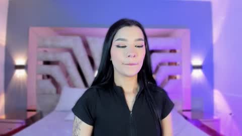 vanessaduval online show from February 13, 5:25 am