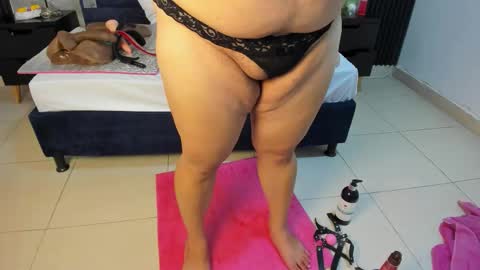 Vanessa Hard online show from November 27, 8:11 pm