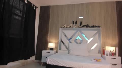 Vanessa Hard online show from December 2, 7:53 pm