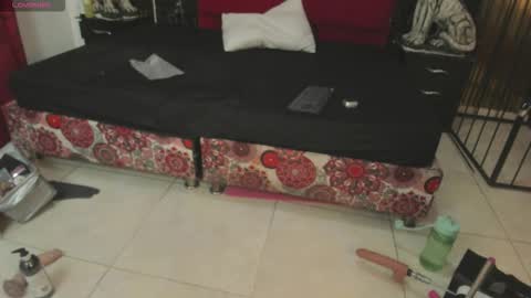 Vanessa Hard online show from March 11, 3:23 am