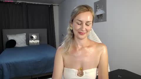 Vanessa  online show from June 18, 6:23 pm