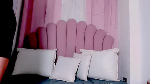 vanessamirren online show from September 30, 11:37 am