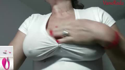 Vanesared2 online show from March 6, 10:50 pm