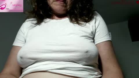 Snapshot of vanessared2 chatting on July 3, 2:18 am Vanesared2 online show from July 3, 2:18 am