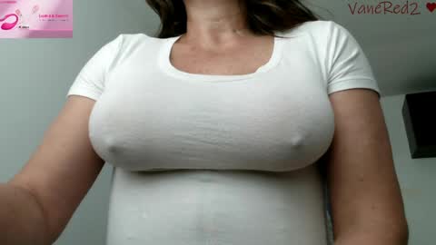 Snapshot of vanessared2 chatting on July 12, 1:13 pm Vanesared2 online show from July 12, 1:13 pm