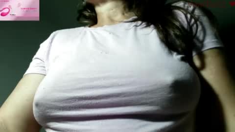 Snapshot of vanessared2 chatting on July 14, 3:00 am Vanesared2 online show from July 14, 3:00 am