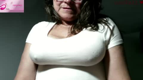 Snapshot of vanessared2 chatting on July 20, 1:31 am Vanesared2 online show from July 20, 1:31 am