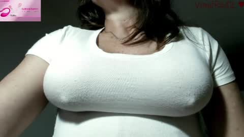 Snapshot of vanessared2 chatting on July 22, 1:36 pm Vanesared2 online show from July 22, 1:36 pm