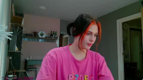 Snapshot of vanessatenderness chatting on April 12, 9:36 am vanessatenderness online show from April 12, 9:36 am