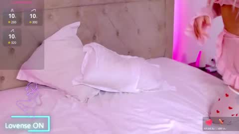 Snapshot of vanessavanne chatting on March 6, 7:54 pm Vanessa online show from March 6, 7:54 pm