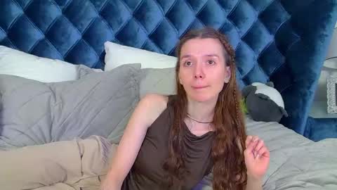 VanessaVienne online show from April 21, 3:24 am