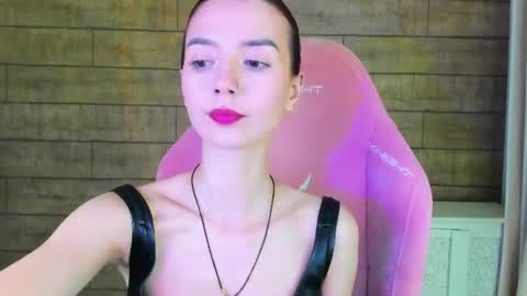 VanessaVienne online show from June 13, 5:11 pm