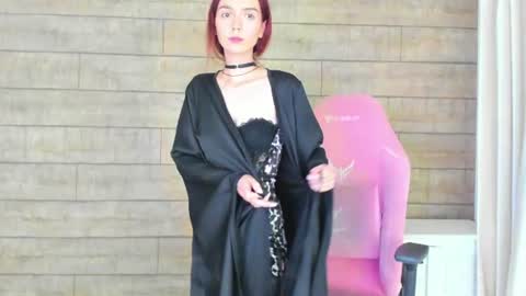 VanessaVienne online show from June 22, 4:37 pm