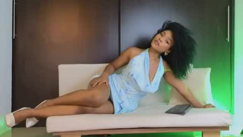 Snapshot of vanestrauss chatting on July 18, 8:34 pm New account follow me online show from July 18, 8:34 pm
