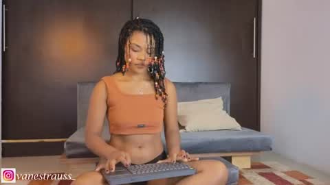 Snapshot of vanestrauss chatting on July 22, 9:50 pm New account follow me online show from July 22, 9:50 pm