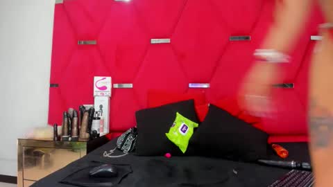 Snapshot of vanezalozano0 chatting on June 10, 4:34 am Vaneza online show from June 10, 4:34 am