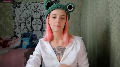 Snapshot of vanilla_arya chatting on January 7, 12:52 pm Adelina online show from January 7, 12:52 pm