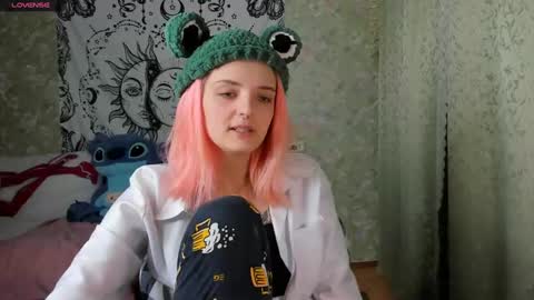 Snapshot of vanilla_arya chatting on January 16, 12:53 pm Adelina online show from January 16, 12:53 pm