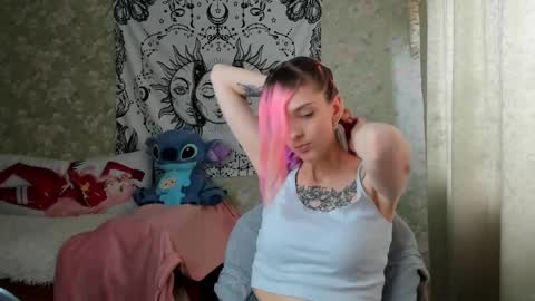 Snapshot of vanilla_arya chatting on March 10, 10:15 am Adelina online show from March 10, 10:15 am