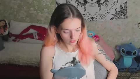 Snapshot of vanilla_arya chatting on October 9, 8:23 am Adelina online show from October 9, 8:23 am