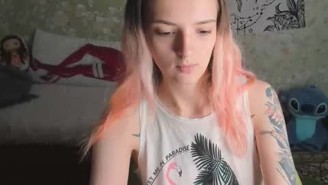 Snapshot of vanilla_arya chatting on October 11, 11:09 am Adelina online show from October 11, 11:09 am