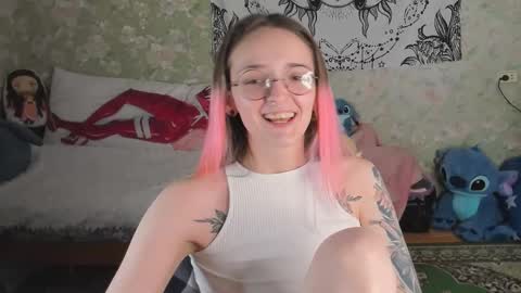 Snapshot of vanilla_arya chatting on October 19, 11:44 am Adelina online show from October 19, 11:44 am