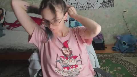 Snapshot of vanilla_arya chatting on October 27, 7:45 am Adelina online show from October 27, 7:45 am