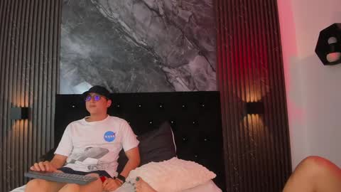 vanilla_hot_ online show from February 7, 4:35 pm