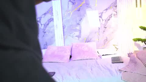 vanilla_hot_ online show from November 7, 1:33 pm