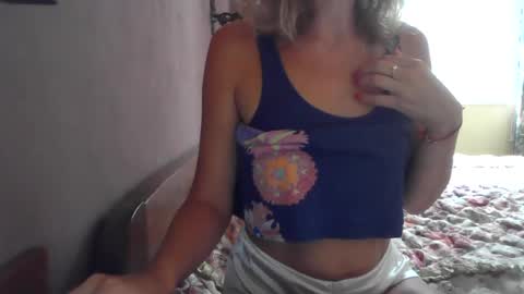 Snapshot of vanillachika205 chatting on July 22, 1:25 pm vanillachika205 online show from July 22, 1:25 pm