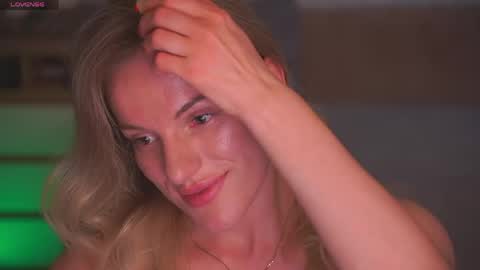 Sophie online show from June 9, 11:16 pm