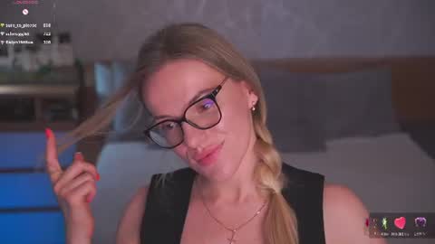 Sophie online show from June 11, 4:10 am