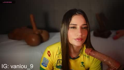 Snapshot of vaniluu9 chatting on November 23, 3:28 am Vanilu online show from November 23, 3:28 am