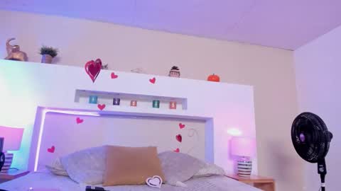 Vanne  online show from March 6, 7:43 pm