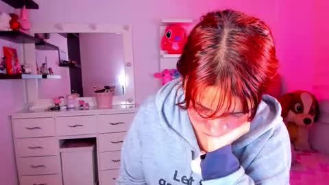 Snapshot of vannessa_shy chatting on May 15, 12:39 am Vanesa online show from May 15, 12:39 am
