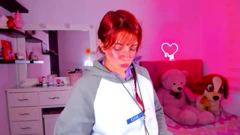 Snapshot of vannessa_shy chatting on June 4, 8:37 pm Vanesa online show from June 4, 8:37 pm