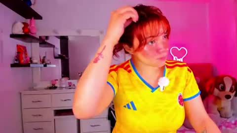 Snapshot of vannessa_shy chatting on June 17, 2:40 pm Vanesa online show from June 17, 2:40 pm