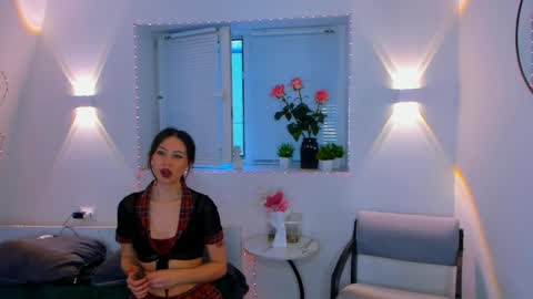 Vanessa online show from April 9, 9:15 am