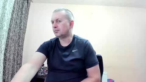 Snapshot of vano_822 chatting on November 28, 7:49 pm vano_822 online show from November 28, 7:49 pm