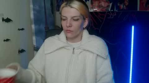 Vanessa online show from May 1, 9:03 am