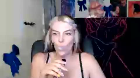 Vanessa online show from July 24, 5:00 pm