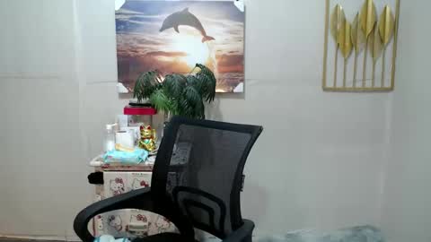 Snapshot of vanxxx2005 chatting on December 9, 11:26 am vanxxx2005 online show from December 9, 11:26 am