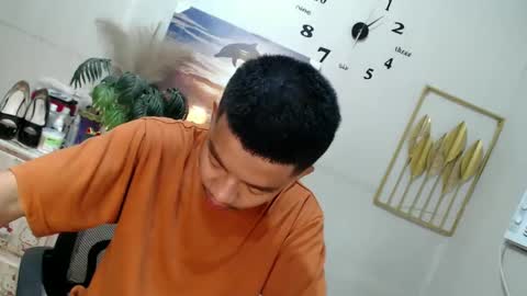 Snapshot of vanxxx2005 chatting on February 12, 9:22 pm vanxxx2005 online show from February 12, 9:22 pm