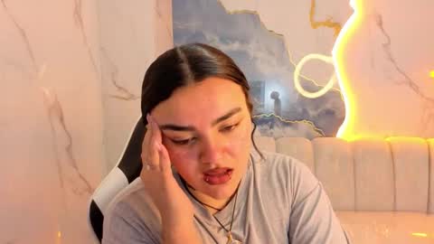 Live 800am 200pm COLOMBIAN HOUR online show from December 3, 5:00 pm