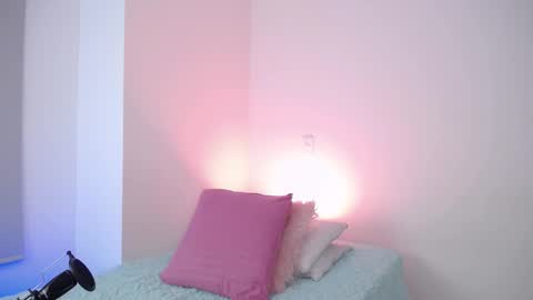 Snapshot of varenka_ivanova22 chatting on September 27, 10:09 am varenka_ivanova22 online show from September 27, 10:09 am