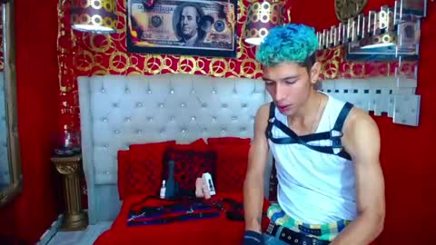 Esteban online show from July 4, 8:04 pm